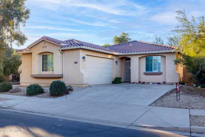 17391 W FETLOCK Trail, Surprise, AZ
