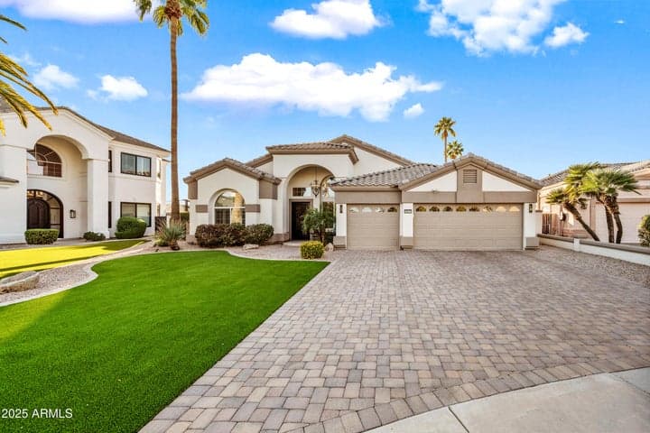 1817 E WILLOW TREE Court, Gilbert, AZ