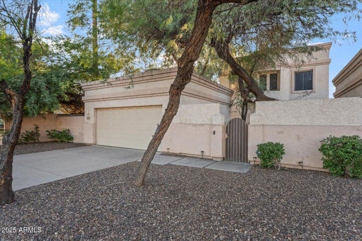 6002 N 5TH Place, Phoenix, AZ