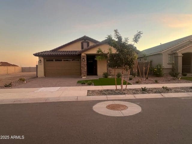 15771 W Soft Wind Drive, Surprise, AZ