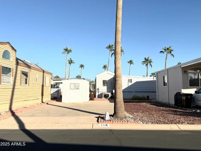 114 S KAOLINE Drive #114, Apache Junction, AZ