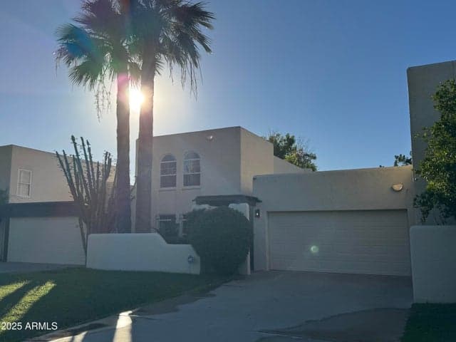 1009 N Villa Nueva Drive, Litchfield Park, AZ