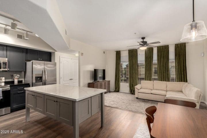 240 W Juniper Avenue #1010, Gilbert, AZ