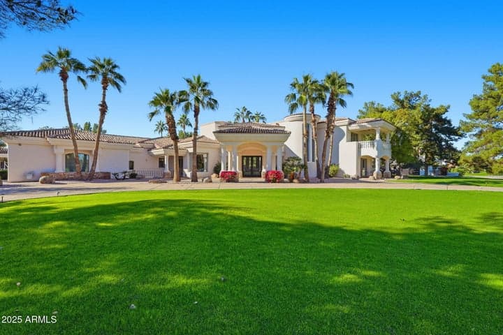 6 E OAKWOOD HILLS Drive, Chandler, AZ