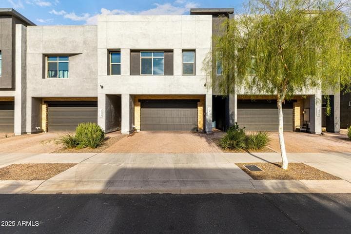 1970 W DESERT HOLLOW Drive, Phoenix, AZ