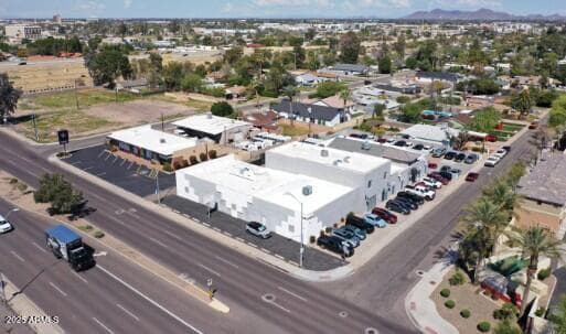 1890 E Indian School Road, Phoenix, AZ