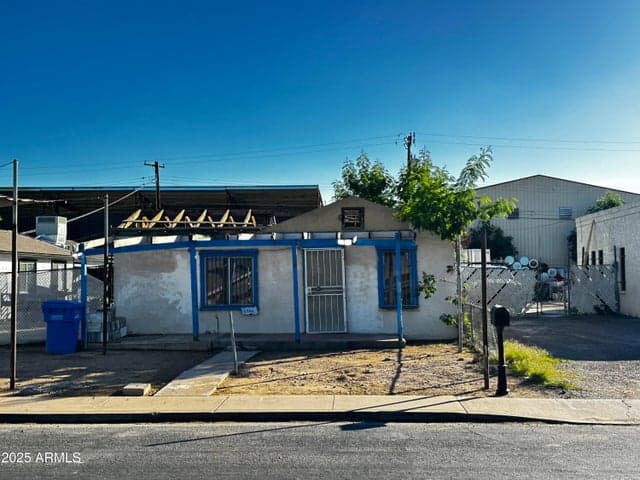1711 W LATHAM Street, Phoenix, AZ