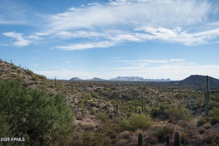 42597 N CHIRICAHUA PASS Pass #320, Scottsdale, AZ