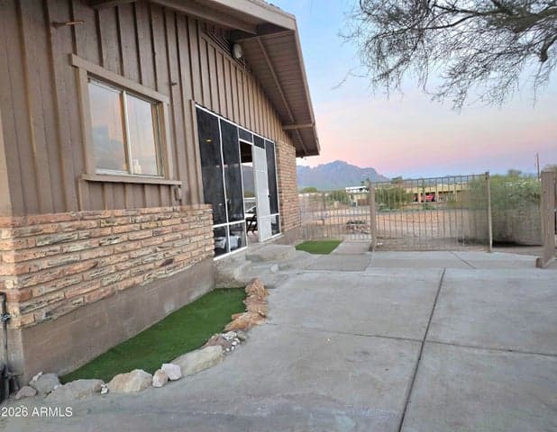 522 S CORTEZ Road, Apache Junction, AZ
