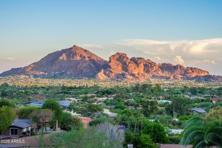 4455 E Moonlight Way, Paradise Valley, AZ