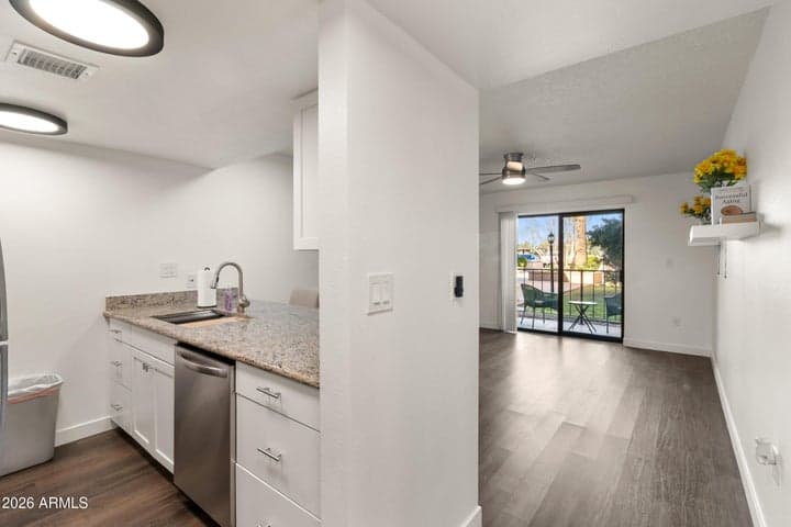 3033 E DEVONSHIRE Avenue #1018, Phoenix, AZ