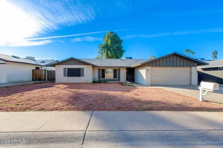 5025 W FRIER Drive, Glendale, AZ