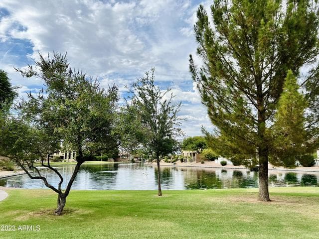 492 E RAINBOW Drive, Chandler, AZ