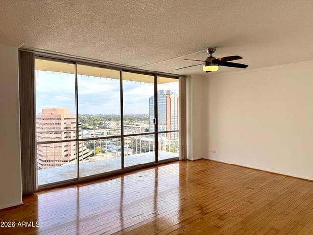 207 W CLARENDON Avenue #17G, Phoenix, AZ