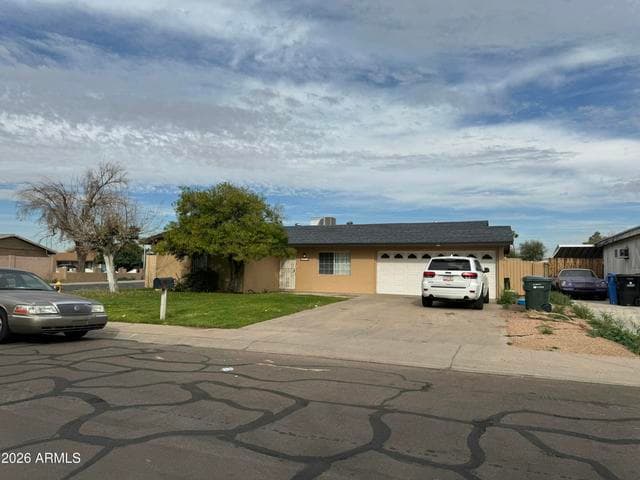 8214 W SELLS Drive, Phoenix, AZ