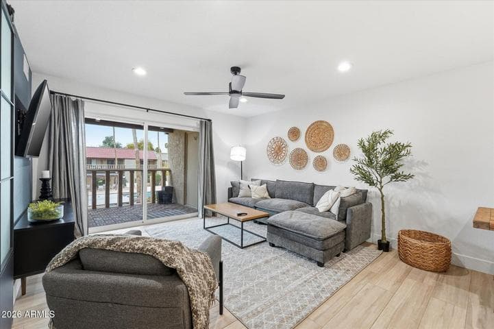 8649 E ROYAL PALM Road #239, Scottsdale, AZ