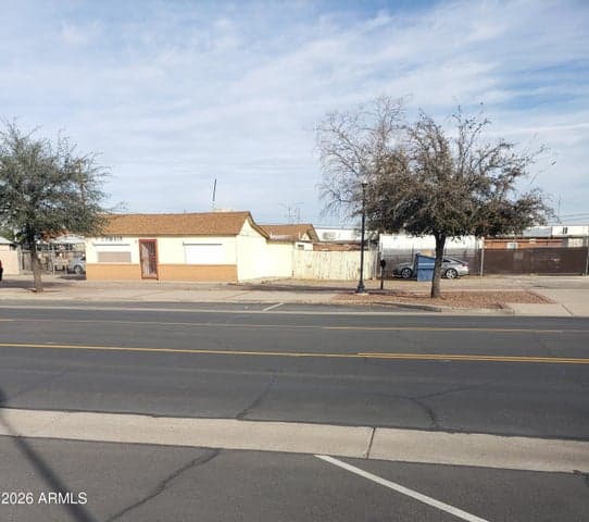 8450 W WASHINGTON Street, Peoria, AZ