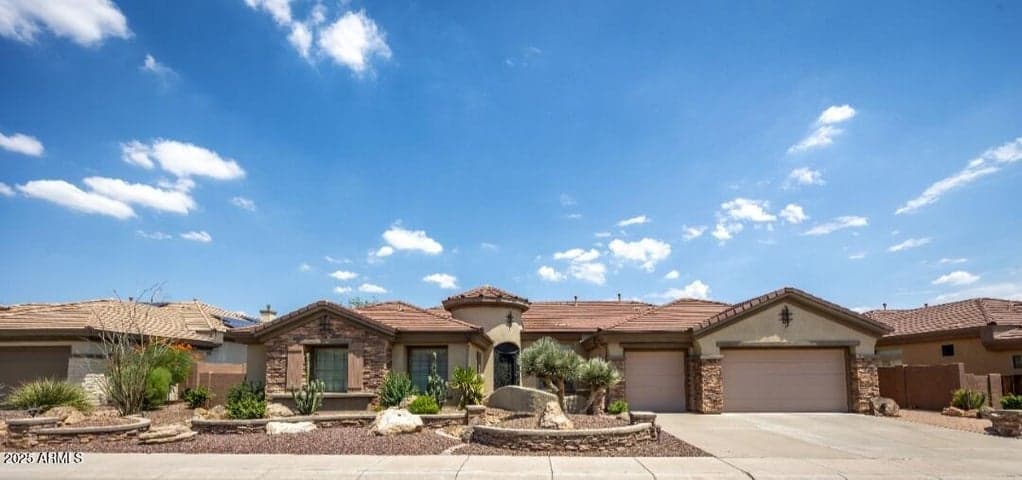 41607 N CLUB POINTE Drive, Phoenix, AZ