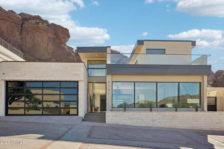 5761 N ECHO CANYON Circle, Phoenix, AZ