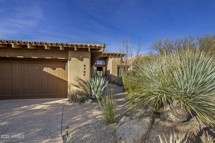 9792 E FORGOTTEN HILLS Drive, Scottsdale, AZ