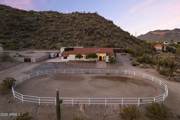 1500 N CRISMON Road, Mesa, AZ