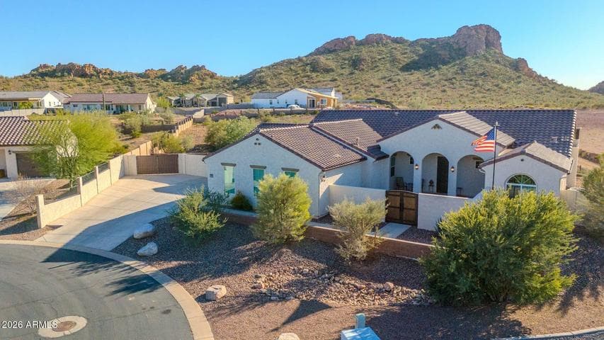 565 W PERKINS Street, San Tan Valley, AZ