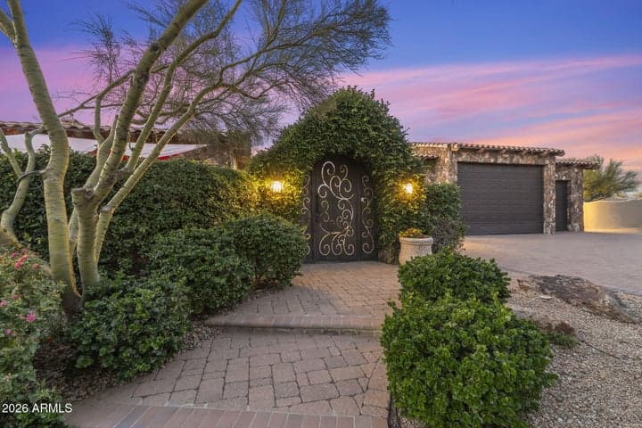 8449 E DIXILETA Drive, Scottsdale, AZ