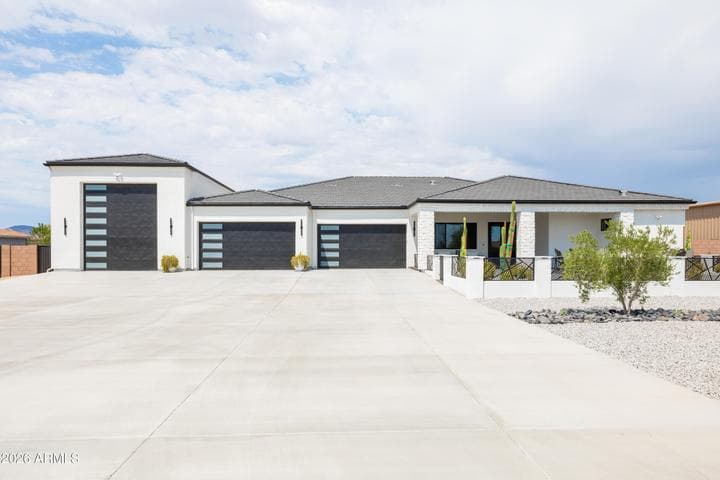 1658 E New River Road, Phoenix, AZ