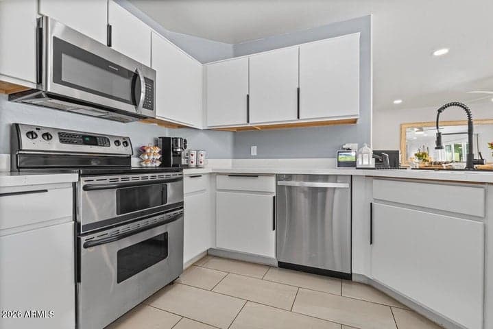 8830 N 20TH Drive, Phoenix, AZ