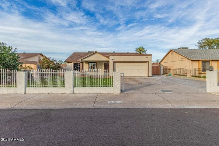 6718 W CATALINA Drive, Phoenix, AZ