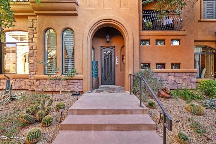 7199 E RIDGEVIEW Place #102, Carefree, AZ