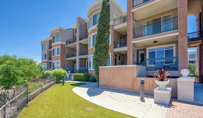 425 W RIO SALADO Parkway #112, Tempe, AZ
