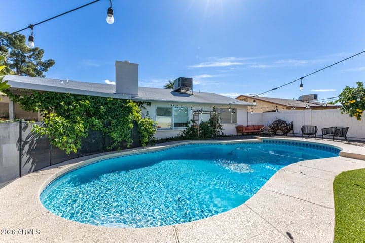 864 W KILAREA Avenue, Mesa, AZ