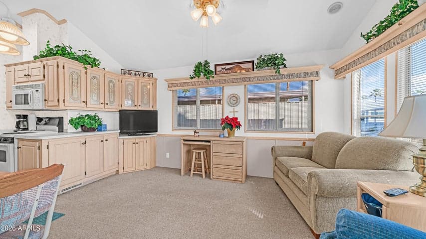 1017 Prospector Drive, Apache Junction, AZ