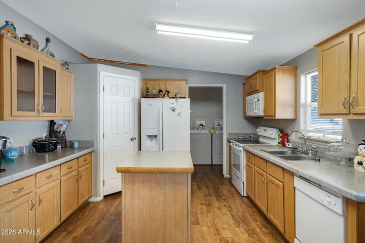 2200 N DELAWARE Drive #76, Apache Junction, AZ
