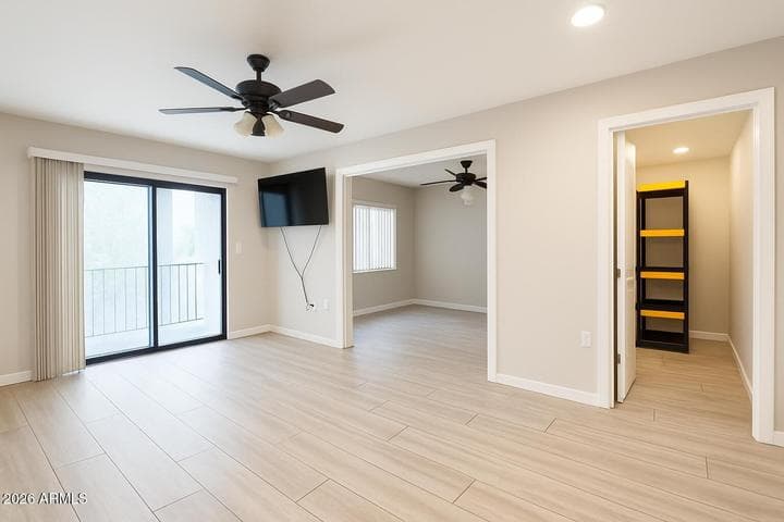 3033 E DEVONSHIRE Avenue #1009, Phoenix, AZ