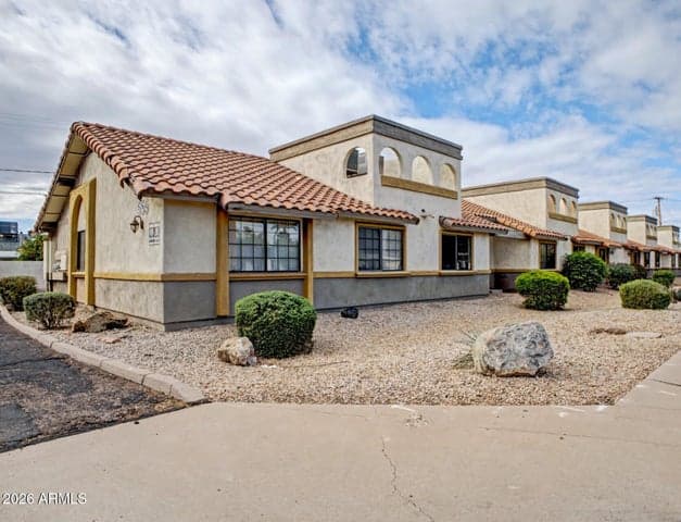 555 W UNIVERSITY Drive, Mesa, AZ