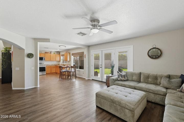 15873 N 11TH Avenue, Phoenix, AZ