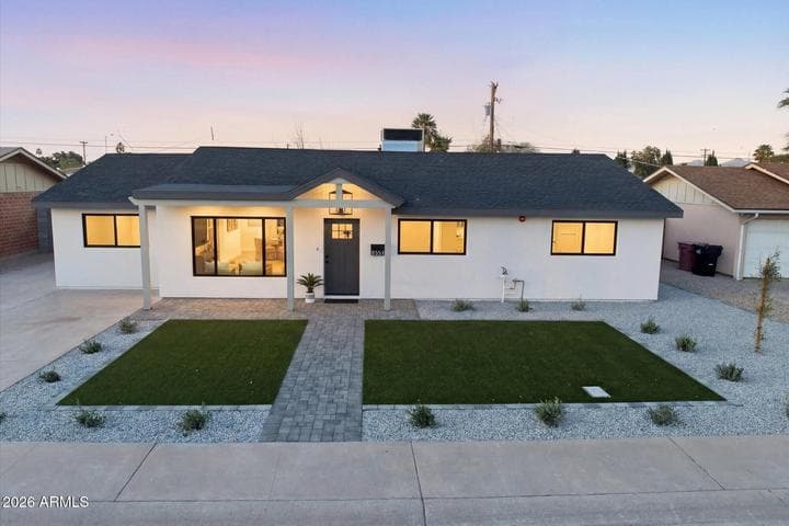 8520 E HIGHLAND Avenue, Scottsdale, AZ