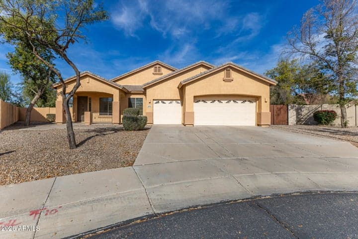 8690 W MORTEN Avenue, Glendale, AZ