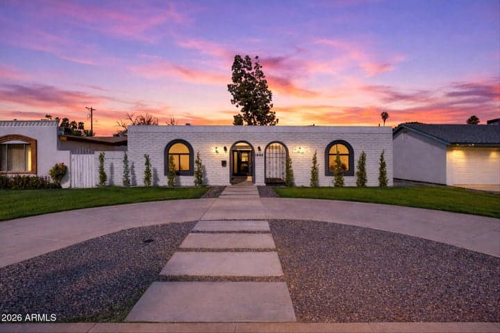 1822 W HIGHLAND Avenue, Phoenix, AZ