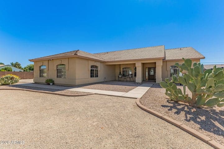 2813 E CEDAR WAXWING Drive, Gilbert, AZ
