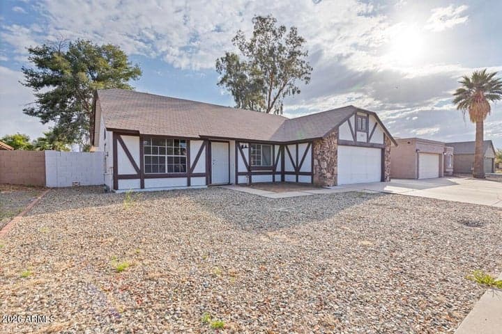 5645 W MESCAL Street, Glendale, AZ