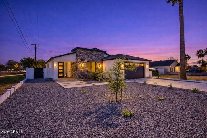 2645 E FAIRMOUNT Avenue, Phoenix, AZ