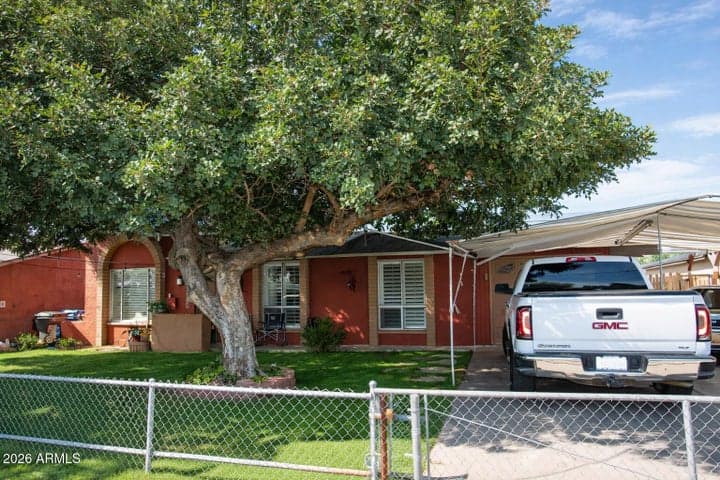 8318 W TURNEY Avenue, Phoenix, AZ