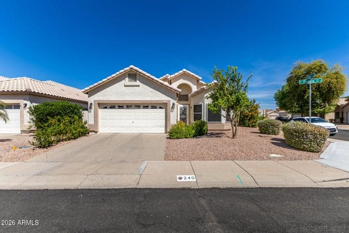 240 W ENSUENO Street, Gilbert, AZ