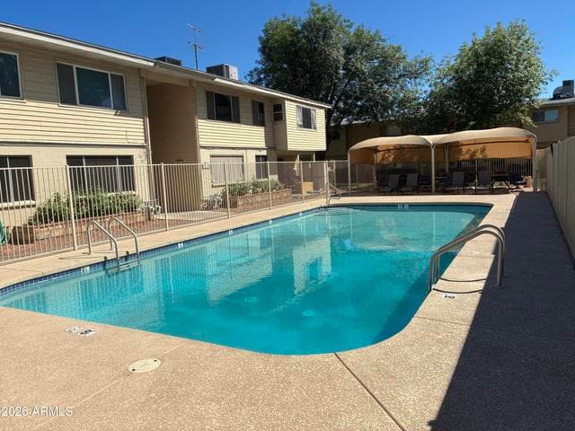 2635 W Rose Lane #B-215, Phoenix, AZ