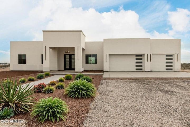 37911 W RANCHO Drive, Tonopah, AZ