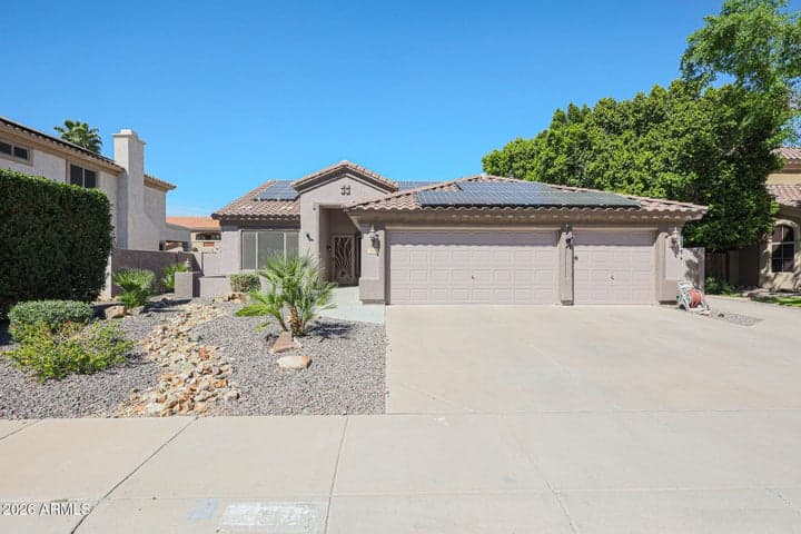 5974 W KERRY Lane, Glendale, AZ