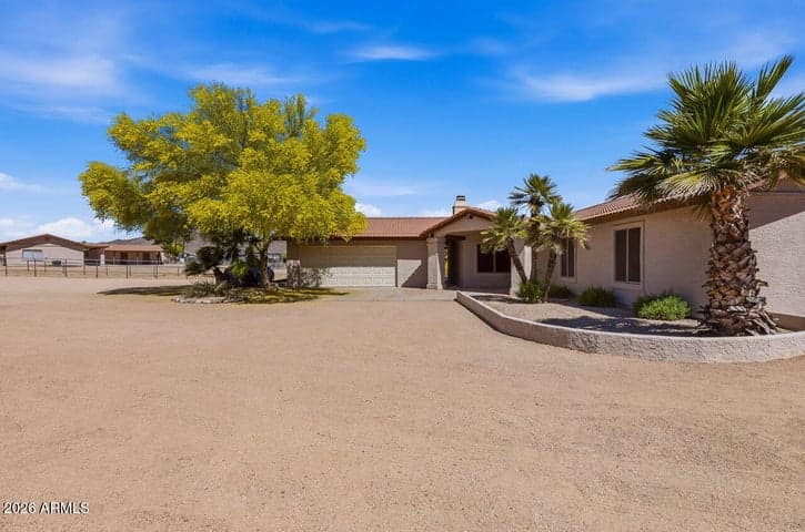 1302 E MADDOCK Road, Phoenix, AZ
